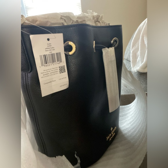 Kate Spade Black Bucket Bag with coin pouch NWT. - Picture 6 of 10